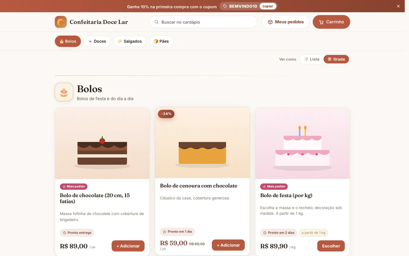 Cardápio digital de uma confeitaria, com cupom de primeira compra no topo, categorias, foto de cada bolo, prazo de preparo, preço por unidade ou por quilo e botão de adicionar.